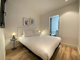 w Majestic 2BR at Palacio Real