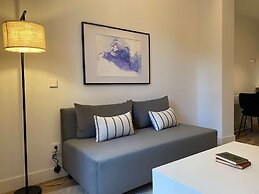 w Majestic 2BR at Palacio Real