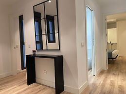 w Majestic 2BR at Palacio Real