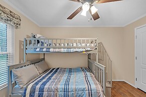 Lakeside Retreat W/ Beach Access & Kayaks 3 Bedroom Home