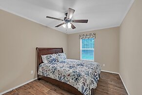 Lakeside Retreat W/ Beach Access & Kayaks 3 Bedroom Home