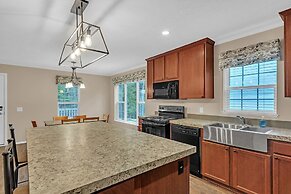 Lakeside Retreat W/ Beach Access & Kayaks 3 Bedroom Home