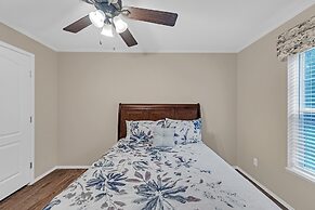 Lakeside Retreat W/ Beach Access & Kayaks 3 Bedroom Home