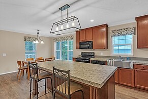 Lakeside Retreat W/ Beach Access & Kayaks 3 Bedroom Home