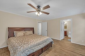 Lakeside Retreat W/ Beach Access & Kayaks 3 Bedroom Home