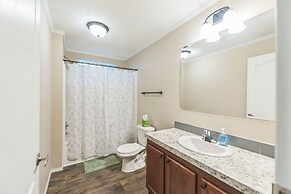 Lakeside Retreat W/ Beach Access & Kayaks 3 Bedroom Home