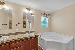 Lakeside Retreat W/ Beach Access & Kayaks 3 Bedroom Home