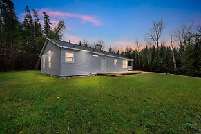 Lakeside Retreat W/ Beach Access & Kayaks 3 Bedroom Home