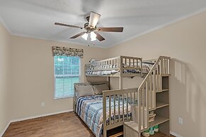 Lakeside Retreat W/ Beach Access & Kayaks 3 Bedroom Home