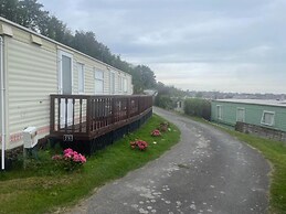 2 Bed Caravan With Aberystwyth Town Viev