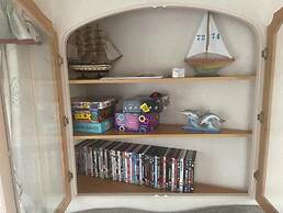 2 Bed Caravan With Aberystwyth Town Viev