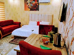 Nuitdeparis quest house and restaurant