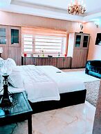 Nuitdeparis quest house and restaurant