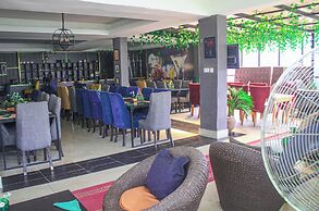 Nuitdeparis quest house and restaurant