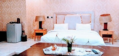 Nuitdeparis quest house and restaurant