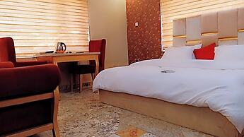 Nuitdeparis quest house and restaurant