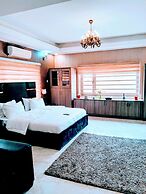 Nuitdeparis quest house and restaurant