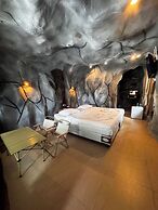 19 Degrees Resort