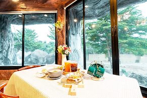 19 Degrees Resort