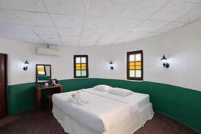 19 Degrees Resort