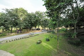 19 Degrees Resort