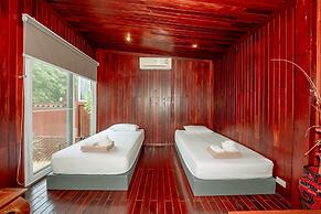 19 Degrees Resort