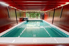 19 Degrees Resort
