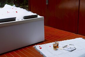 19 Degrees Resort