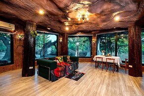 19 Degrees Resort