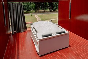 19 Degrees Resort