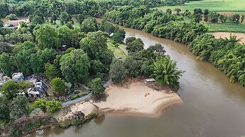 19 Degrees Resort