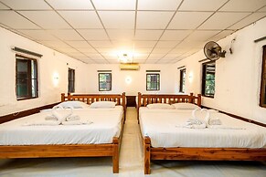 19 Degrees Resort
