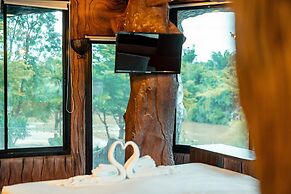 19 Degrees Resort