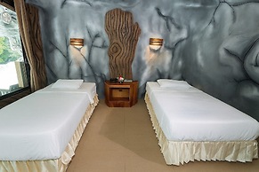 19 Degrees Resort