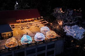 19 Degrees Resort