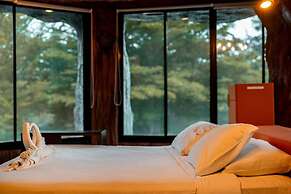 19 Degrees Resort