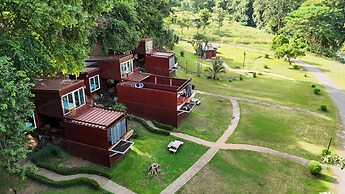19 Degrees Resort