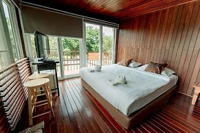 19 Degrees Resort