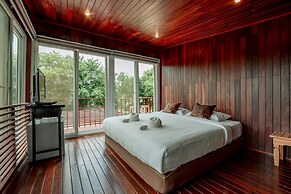 19 Degrees Resort
