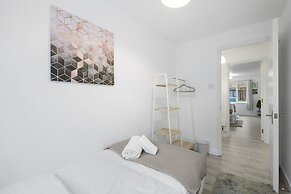 Charming 2 Bed 1Bath Apt -Transom Square