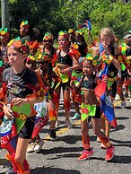 Finca Beachfront Tree house