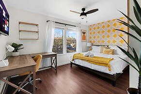 Hillside 3BR KingClose to DT Domain Q2