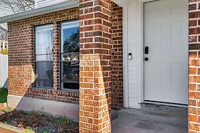 Hillside 3BR KingClose to DT Domain Q2