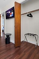 Hillside 3BR KingClose to DT Domain Q2