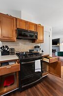 Hillside 3BR KingClose to DT Domain Q2