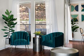 Hillside 3BR KingClose to DT Domain Q2