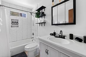 Hillside 3BR KingClose to DT Domain Q2