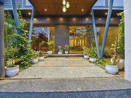 Sky Blu Hotel and Rooftop Restaurant