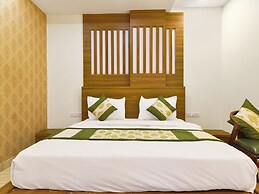 Sky Blu Hotel and Rooftop Restaurant