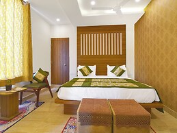 Sky Blu Hotel and Rooftop Restaurant